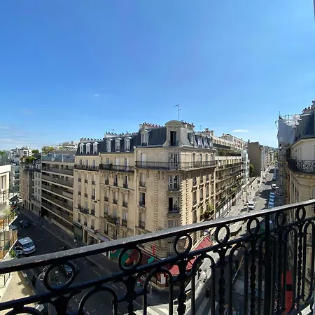 Apartment New 457 Chaplin- Cosy Center *
