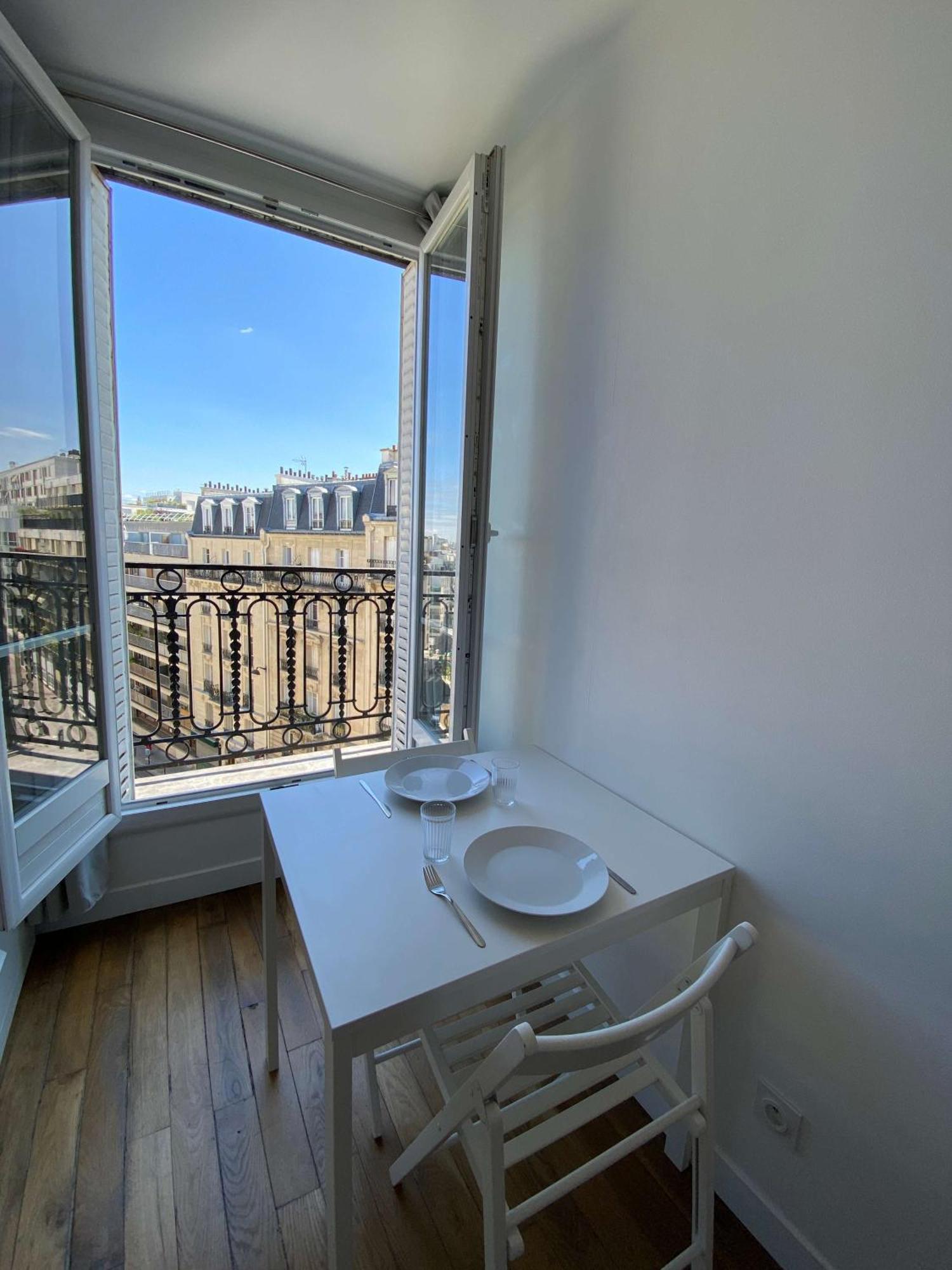 New 457 Chaplin- Cosy Center Paris